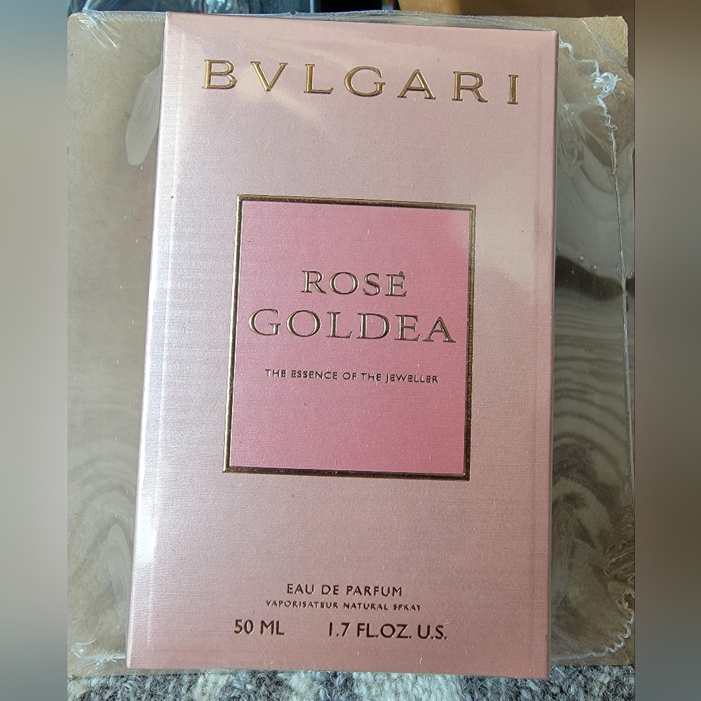 Bvlgari Rose Goldea - The Essence of the Jeweller perfume